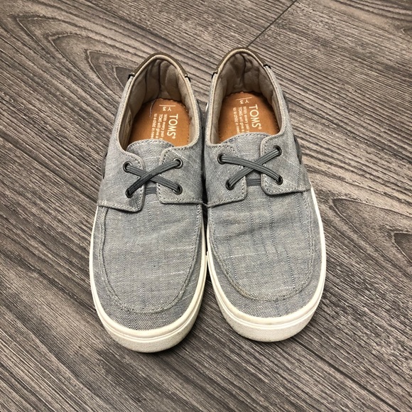 TOMS Slip on Shoes - Picture 2 of 6